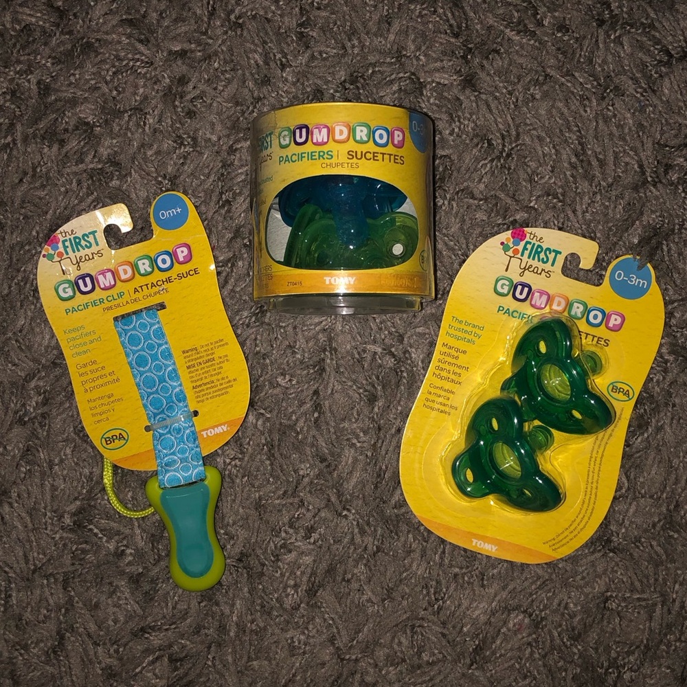 The First Years Gumdrop Pacifiers & Pacifier Clip, New With Tags